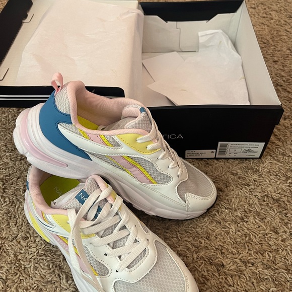 Nautica Little and Big Girls Jalto Sneakers - Picture 2 of 6